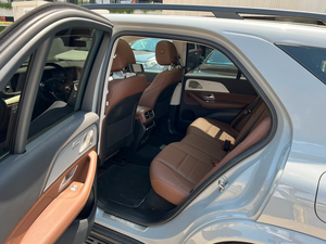 Mercedes Benz GLE 350 Clase GLE 350 4Matic SUV Híbrido de Lujo con Tracción en las Cuatro Ruedas, Vehículo Diésel Eléctrico, Listo para Exportación - Product Image 4