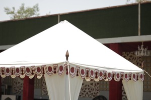 Carpa de Lujo para Bodas con Rayas Rojas y Blancas, Carpa de Lona para Exteriores de 3 m de Diámetro - Product Image 1