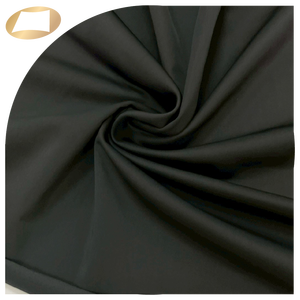 Tissu tricoté en polyester et élasthanne, toucher soyeux et lisse, pour combinaison. - Product Image 1