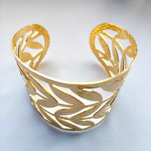 Luxe Hammered Brass Wrist Cuff Retro Chunky Stack Daily Wear Party Festive Gold Finished Bangle Fashion Statement Metal <b>Bracelet</b> - Product Image 4