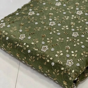 Vente flash : Tissu en soie brodé à la main par des designers, idéal pour les robes de mariée, les robes de soirée et la collection de créateurs, à prix avantageux - Product Image 5