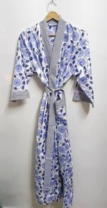 Robe Kimono en Coton Imprimée à la Main, Peignoir Floral Léger pour Femme, Robe d'Été en Coton, Peignoir de Spa, Robe de Mariée - Product Image 3