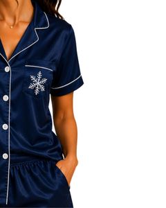 Conjunto de Pijama de Satén Azul Marino Personalizado para Mujer, Ropa de Dormir de Seda con Bordado de Copos de Nieve, Conjunto de Pijama Suave de Manga Corta - Product Image 4