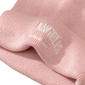 Gorro de punto elástico con logotipo personalizado OEM, tejido jacquard, de algodón, con puño, diseño de calavera, gorro tipo beanie, cálido, sublimado, con lazos de frutas. - Product Image 3