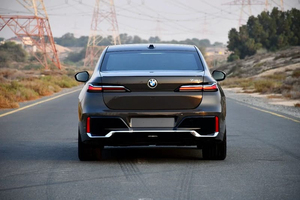 บีเอ็มดับเบิลยู ซีรีส์ 7 รุ่น 735I ปี 2026 ใหม่เอี่ยม ไม่เคยใช้งาน ไม่ทราบแรงม้า เครื่องยนต์ 6 สูบ 5 ที่นั่ง เกียร์อัตโนมัติ - Product Image 4