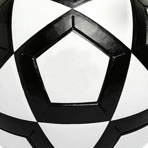Balón de Fútbol Clásico Blanco y Negro CORE FIELD, Cosido a Mano, Cuero Genuino, Duradero y Ecológico, para Entrenamiento en Interiores y Exteriores - Product Image 2