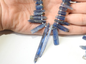 Bâton brut de kyanite bleue, brin de 16 pouces, 10-35 mm, trou de 0,35 mm, 10 brins, MOQ PMEGEMSBEADS, fournitures pour la fabrication de bijoux, nouvelle arrivée - Product Image 2