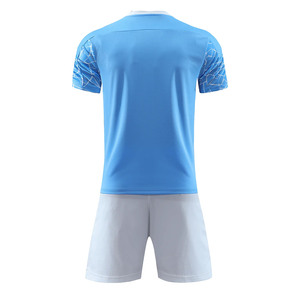 Uniforme de Fútbol OEM en Blanco, Ligero, de Poliéster, Estilo Minimalista, Conjunto de Camiseta y Pantalones Cortos - Product Image 2