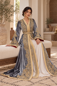 Caftán marroquí de terciopelo color ciruela Mishkat Couture con mangas acampanadas y cinturón dorado a juego, largo MAXI, para fiestas de invierno. - Product Image 6