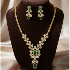 Conjunto de collar Kundan chapado en oro con piedra verde y pendientes a juego para novias, venta al por mayor, exportación de fábrica para compradores. - Product Image 1