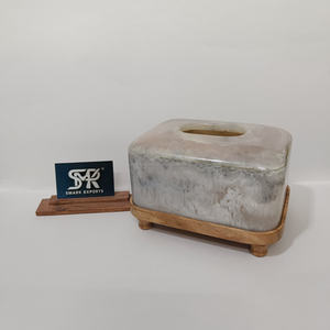 Caja de pañuelos de resina de diseño con patrón de mármol y soporte de madera, decorativa para baño y decoración del hogar. - Product Image 1