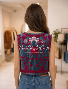 เสื้อกั๊กโคติผ้ากำมะหยี่คอตตอนทำมือแบบสองด้านสำหรับผู้หญิง เสื้อกั๊กแบบดั้งเดิมของราชสถาน ปักลายดอกไม้ สำหรับฤดูหนาว - Product Image 6
