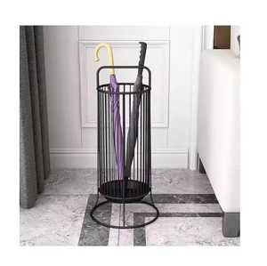 Porte-parapluies et porte-bâtons de marche moderne en métal noir, avec découpe spirale chat, rond, pour entrée, avec bac de récupération des gouttes - Product Image 4