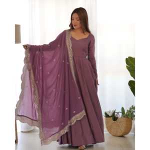 Belle robe de mariage modeste Anarkali avec Pent et Dupatta pour les fêtes et les occasions spéciales - Product Image 6