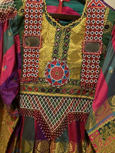 Vestido Tradicional Afgano Kuchi con Bordado de Encaje, Estampado Liso, Estilo Tribal Banjara, para Danza del Vientre, Hecho con Tela Afgana de la Mejor Calidad - Product Image 6