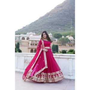 Créateur de vêtements de mariage Lehenga Choli - Product Image 2
