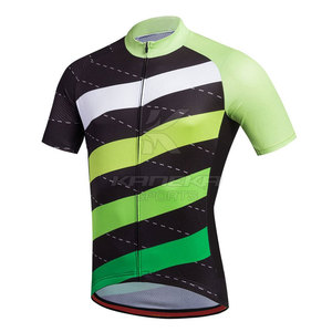 Maillot de sport léger en polyester avec design respirant, matière écologique pour les séances d'entraînement et les routines de fitness - Product Image 2