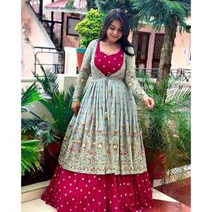 Diseñador hermoso Koti embellecido desgaste del partido Lehenga Choli indio y ropa paquistaní - Product Image 6