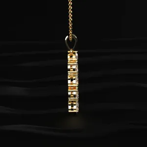 Nouveau design de pendentif en diamant CVD de laboratoire en forme de R, avec couleur D-E et clarté VVS-VS, certifié IGI, provenant d'Inde. - Product Image 4