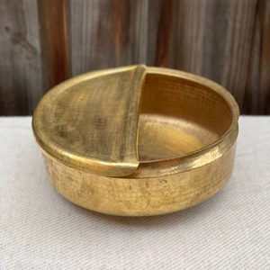 Bol à pédicure en métal antique de luxe pour spa et pédicure, finition lisse et design artisanal élégant - Product Image 1