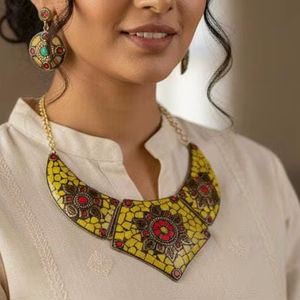 Collier ras du cou Rawat Handicrafts en laiton chrétien plaqué bronze antique avec mosaïque géométrique NK-1662, chaîne à maillons faite à la main - Product Image 1