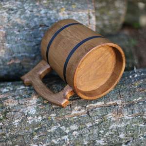 Mug en bois artisanal Viking, 20 oz (0,6 L), mug à bière en bois sculpté, idées de cadeaux de bière génériques pour hommes, brun classique, isolé - Product Image 6