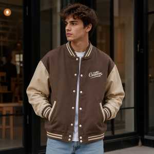 Veste universitaire pour homme la plus vendue avec col rabattable, logo frontal, fermeture boutonnée en laine/polyester, coupe-vent et chauffante pour l'hiver - Product Image 1