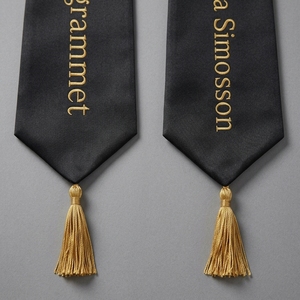 Estola de Graduación Personalizada de Poliéster Satinado con Borla Bordada para Ceremonias de Bachillerato, Universidad y Enfermería - Product Image 5