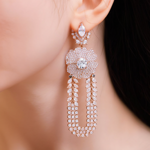 Boucles d'oreilles pendantes florales en cristal plaqué or rose pour femmes - Product Image 3