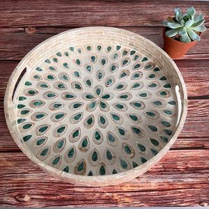 Bandeja de Servir con Incrustaciones de Madreperla: Diseño de Cola de Pavo Real, Decoración Vietnamita Hecha a Mano por PERFECT ENTERPRISES - Product Image 2