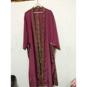 Bata de Invierno Kimono de Seda 100% Hecha a Mano en India, Cuello en V, Cierre con Cordón, Larga, Mangas Largas, Suave, Estilo Vintage, para Playa o Fiesta - Product Image 5