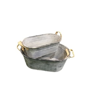 Nouvelle jardinière vintage galvanisée de style français, effet rouillé, taille, forme et couleur personnalisables, utilisée dans les articles de jardinage - Product Image 2