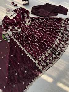 Ensemble de robe Anarkali en soie Fendy élégante pour femmes avec dupatta, broderie, sequins, sans plis, extensible, toutes saisons - Product Image 5