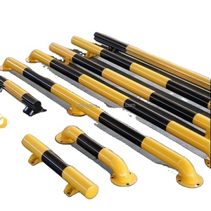 Barrera de Seguridad Flexible Anticolisión de Acero en Forma de U con Superficie Reflectante de Alta Intensidad para Estacionamiento - Product Image 1