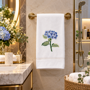 Serviettes de toilette en coton blanc brodées d'hortensias bleus, ensemble de serviettes de luxe à ourlet fin pour la décoration de la salle de bain et comme accent cadeau - Product Image 2