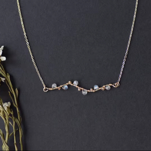 Colgante de Labradorita Natural, Gema en Forma de Barra Ondulada, Cristal Curativo, Joyería de Labradorita, Plata 925, Oro 14k - Product Image 1