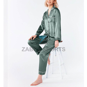 Ensemble de pyjama pour femmes de qualité supérieure, tissu satiné, polyester/coton, logo personnalisé, fermeture à cordon sur le devant, manches longues, doux, respirant, séchage rapide - Product Image 3