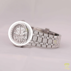 Reloj de Lujo con Diamantes Moissanite, Completamente Cubierto de Piedras, con Incrustaciones a Mano de Piedras Redondas Brillantes y Acabado en Oro Blanco - Product Image 3