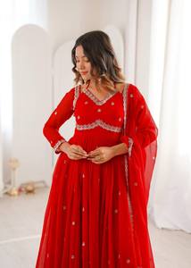 Ensemble Salwar Kameez en Georgette Violette pour Femme, Broderie de Paillettes, Longueur Ras du Sol, Coupe Ample, Tenue Ethnique Traditionnelle, Infroissable, Séchage Rapide - Product Image 4