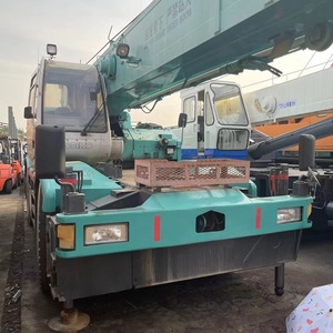 Grúa sobre Camión Kobelco Panther 250 Usada de <span class=keywords><strong>Summit</strong></span> Reach, Potente Equipo de Soporte Industrial de 25 Toneladas - Product Image 2