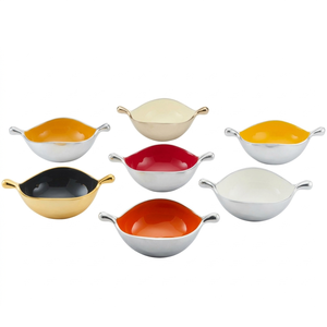 Lot de Bols à Pied Métalliques Colorés en Gros – Assiettes à Bonbons Inclinées Argentées et Dorées avec Intérieur Émaillé Multicolore pour Servir les Snacks - Product Image 5