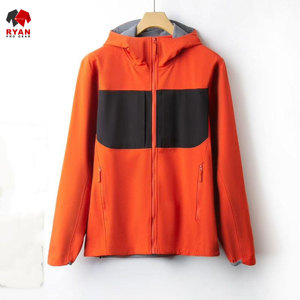 เสื้อแจ็คเก็ตซอฟต์เชลล์ผู้ชายแบบกันน้ำ ระบายอากาศได้ดี ผ้าถักย้อมสีพื้น พร้อมบริการสกรีนโลโก้ด้านหน้าตามสั่ง ขายส่งแบบ OEM - Product Image 5