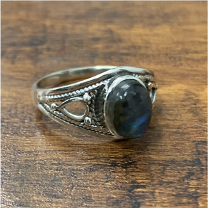 Vintage Style Blue <b>Labradorite</b> <b>Ring</b> Oval Cabochon Gemstone Solid Sterling Silver Openwork Cutout Wedding Jewelry - Product Image 2