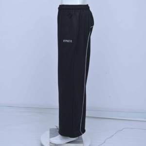 Pantalones Deportivos Holgados de Alta Calidad con Logotipo Personalizado, Pantalones Anchos de Felpa con Bordado de Logotipo Personalizado para Hombre, Estilo Hip Hop - Product Image 5