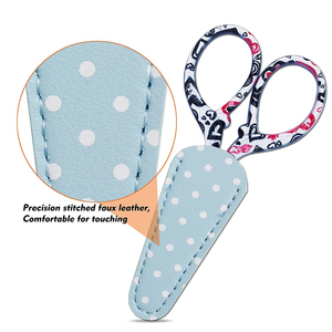 Ciseaux de broderie en acier inoxydable à lame droite, pointe aiguisée, multi-usages, petits ciseaux fantaisie pour nail art avec étui – Vente en gros - Product Image 3