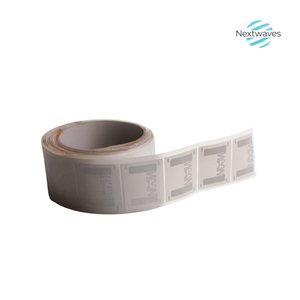 Etiqueta adhesiva UHF RFID tamaño 54x34mm, tamaño de antena 50x30mm, Chip 7U Hecho en Vietnam Etiqueta UHF RFID Personalizable para rastreo de productos - Product Image 1
