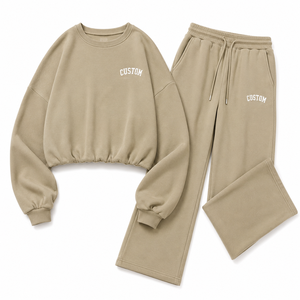 Ensemble de survêtement beige pour femme avec sweat-shirt court et pantalon large à cordon de serrage pour le sport, le fitness et les loisirs, coupe décontractée et personnalisable - Product Image 3