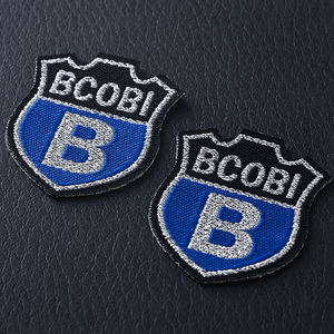 Étiquettes tissées personnalisées pour vêtements, découpe au laser irrégulière, étiquettes tissées tendance - Product Image 4