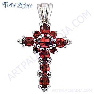 Precioso colgante de cruz de plata con piedras preciosas de circonita cúbica roja - Product Image 1