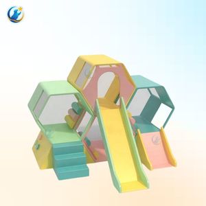 Structure de jeu multicolore en nid d'abeille avec toboggans et grimpeurs, espace de jeu grillagé pour aires de jeux intérieures et jardins d'enfants OEM/ODM - Product Image 2